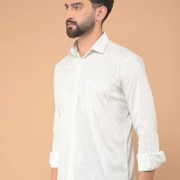 Crimsoune Club Men Classic Spread Collar Geometric Printed Cotton Slim Fit Casual Shirt image 4