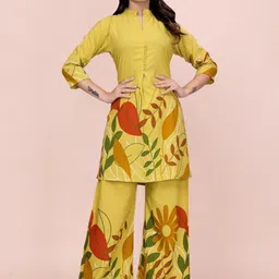 GO SRI SAREES Women Floral Printed Regular Pure Cotton Kurta with Palazzos image 3