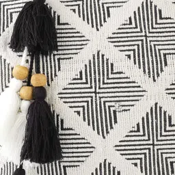 Anouk White & Black Geometric Jacquard Self Design Shoulder Bag with Tasselled image 5