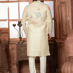 ARRUGA Men Floral Printed Regular Kurta with Pyjamas image 3