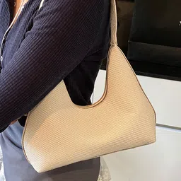 StyleCast Women Textured Oversized Bucket Hobo Bag with Quilted-picture-15