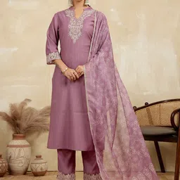 House of Pataudi Women Embroidered Ethnic Kurta Set With Dupatta-image-14