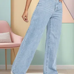 STITCH FACTORY Women Straight Fit High-Rise Light Fade Jeans image 3