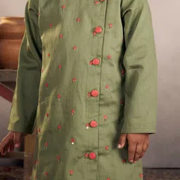 Vivedkids Boys Floral Embroidered Regular Thread Work Kurta with Trousers image 2