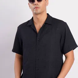 Bene Kleed Textured Cuban Collar Short Sleeves Relaxed Fit Shirt-picture-27