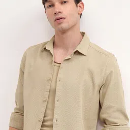 HIGHLANDER Men Spread Collar Textured Cotton Casual Shirt-picture-39