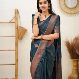 MORDEN MUSE Floral Woven Design Zari Kanjeevaram Saree With Unstiched Blouse Piece image 3
