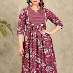 Aramya Floral Printed Notch Neck A-line Cotton Kurta-picture-21