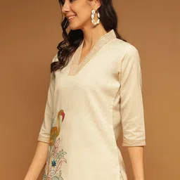 ARAVALII Women Ethnic Motifs Embroidered V-Neck Cotton Longline Top image 2