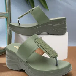 colo Women Wedges Sandal-picture-27