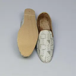 punjabboothouz Men’s Wedding Ethnic Embroidered Jutti Jutis For Men image 2