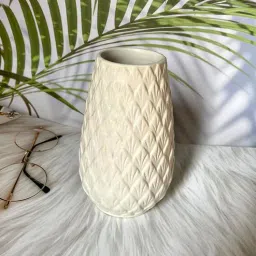 White Ceramic Modern Table Vases By La Dimora Selections-image-12