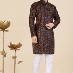 fabwax Men Cotton Blend Kurta Pyjama Set image 2