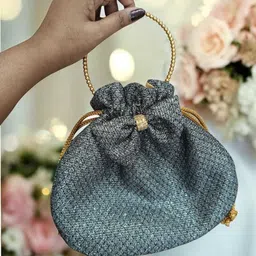 doracrafthouse Women Grey Potli-picture-32