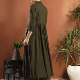 da vastraagaar Women Viscose Rayon Kurta Pant Set image 2