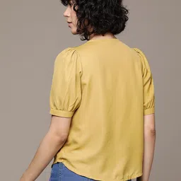 roadster Women Regular Fit Solid Casual Shirt image 5