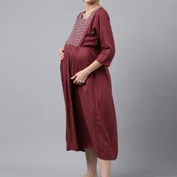 Negen Embroidered Maternity A-Line Midi Dress image 5