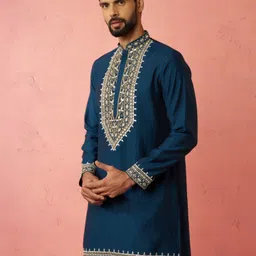 vastramay Men Embroidered Chanderi Straight Kurta image 4