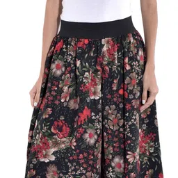 prabhnoorskirts Women Multicolor Capri image 5