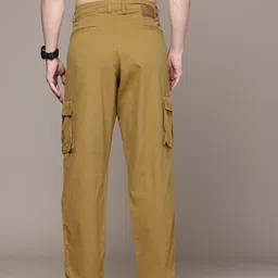 roadster Men Loose Fit Brown Cotton Blend Trousers image 3