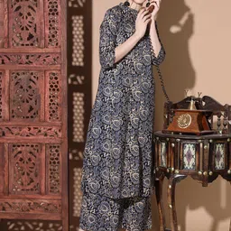 Vbuyz Kalamkari Printed Regular Kurta with Palazzos-picture-28