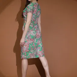 Stylecast X Kotty Green Floral Printed V-Neck Crop Top With Skirts image 3