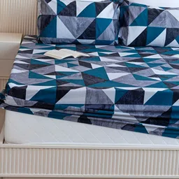 HOMEMONDE Grey & White Geometric Cotton Fitted 210 TC Single Bedsheet With 2 Pillow Covers image 1