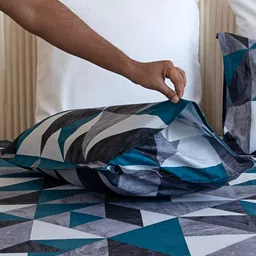 HOMEMONDE Grey & White Geometric Cotton Fitted 210 TC Single Bedsheet With 2 Pillow Covers image 4