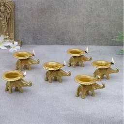 arttipsworkshop Brass (Pack of 2) Table Diya Set image 2