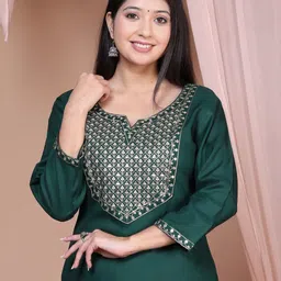 his&her Women Embroidered Viscose Rayon Straight Kurta image 4