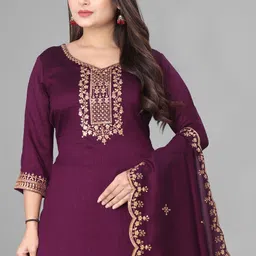 kangopi fashion Women Silk Blend Kurta Pant Dupatta Set image 4