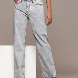 Calvin Klein Jeans Women Pure Cotton Straight Fit Heavy Fade Acid Wash Mid-Rise Jeans-picture-10