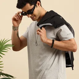 Mast & Harbour Round Neck Solid T-shirt image 1