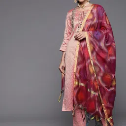 Varanga Women Dusty Pink Ethnic Motifs Embroidered Kurta with Trousers & Dupatta-picture-21