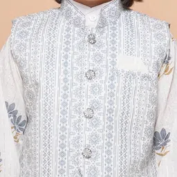 Aj DEZInES Boys Floral Printed Pure Cotton Kurta With Trousers & Nehru Jacket image 5
