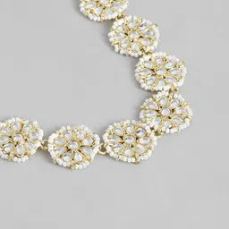 Peora Gold-Plated White Floral Kundan Pearl Studded Rajasthani Sheeshphool image 2