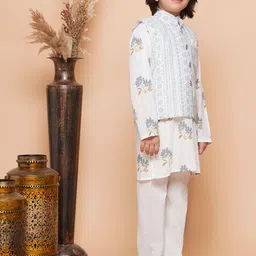 Aj DEZInES Boys Floral Printed Pure Cotton Kurta With Trousers & Nehru Jacket image 4