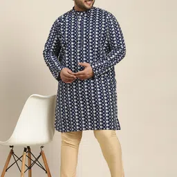 SOJANYA PLUS Men Navy Blue & White Chikankari Embroidered Kurta image 2