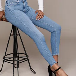 Calvin Klein Jeans Women Skinny Fit Light Fade Stretchable Mid-Rise  Jeans image 1