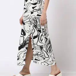 fig Women Printed Relaxed Fit Flared Skirt image 2