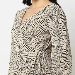 fig Women Printed Relaxed Fit Wrap Dress image 4