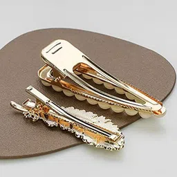 GLOSSY Women Embellished Hair Accessory Set of image 2