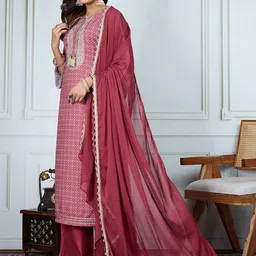 House of Pataudi Bandhani Printed Tie-Up Neck Straight Kurta With Palazzos & Dupatta image 2