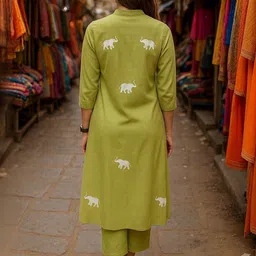 JANOI Women Animal Printed Regular Kurta with Trousers image 3