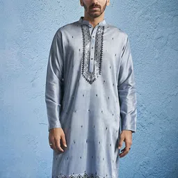 VASTRAMAY Men Geometric Embroidered Sequinned Kurta image 1