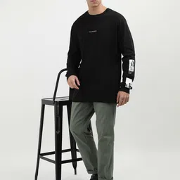 Calvin Klein Jeans Men Solid Round Neck Cotton Relaxed Fit T-Shirt image 5