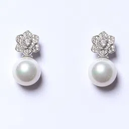 twenty one jewels Kylie Fresh Water Pearl Studs image 3