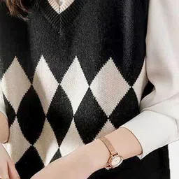 bebe Women Argyle Printed Sweater Vest image 2