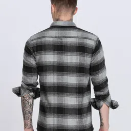 COOL COLORS Men Slim Fit Checked Casual Shirt image 5