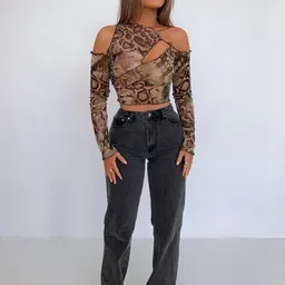 LULU & SKY Women Snake Skin Printed Cold-Shoulder Fitted Crop Top image 2